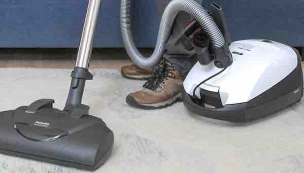 Miele Classic C1 Cat & Dog PowerLine Canister Vacuum review