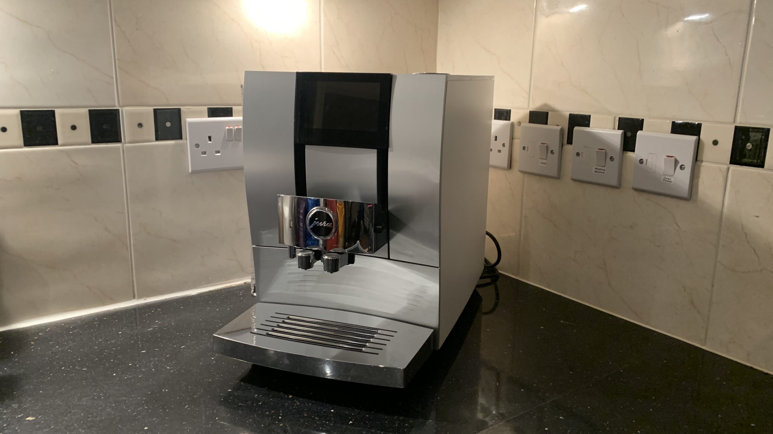 Jura Z10 review: a bean-to-cup coffee machine that makes cold brews, too | TechRadar