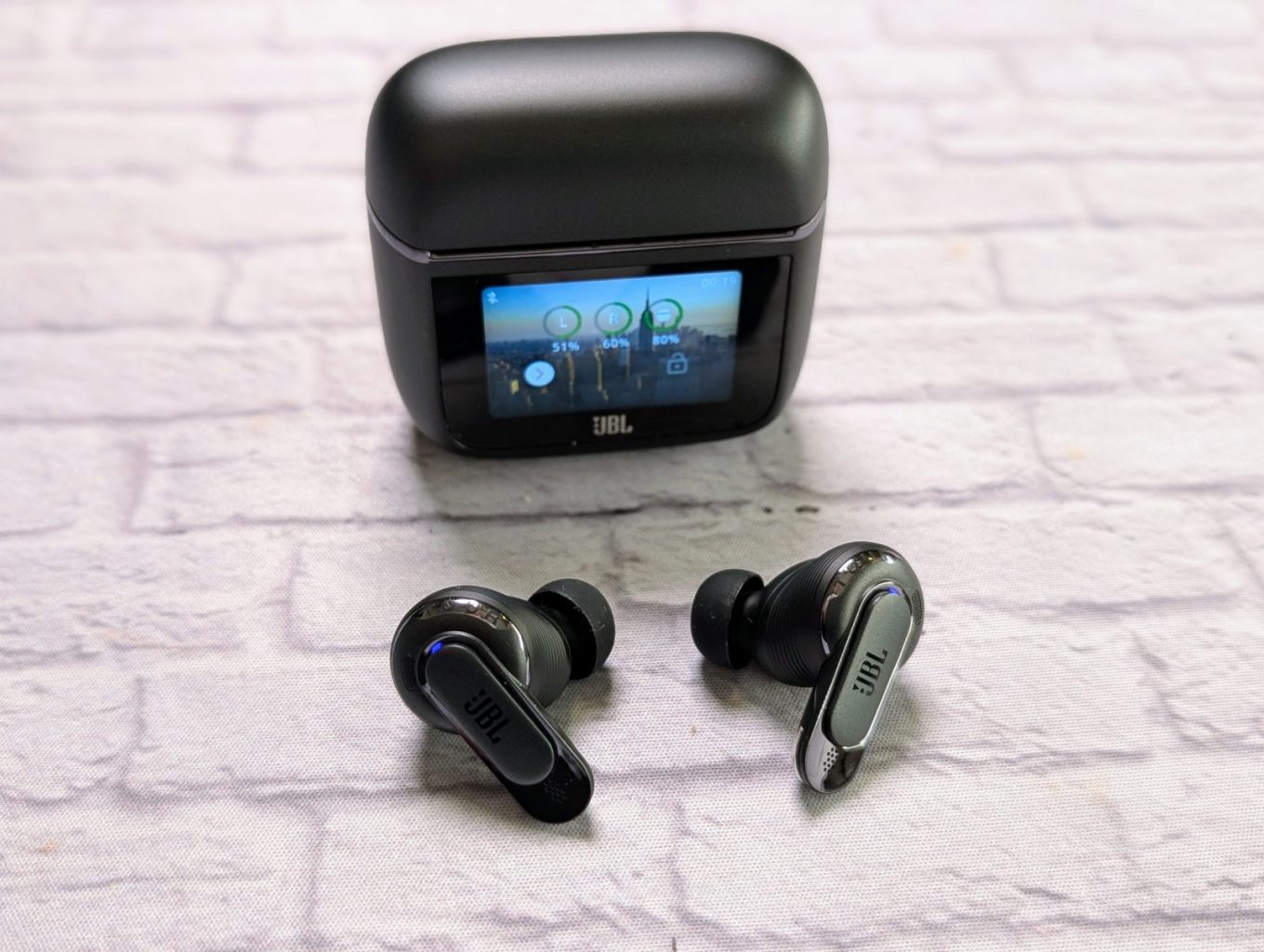 JBL Tour Pro 3 Truly Wireless Earbuds – Smart Case and Good Sound [Review]