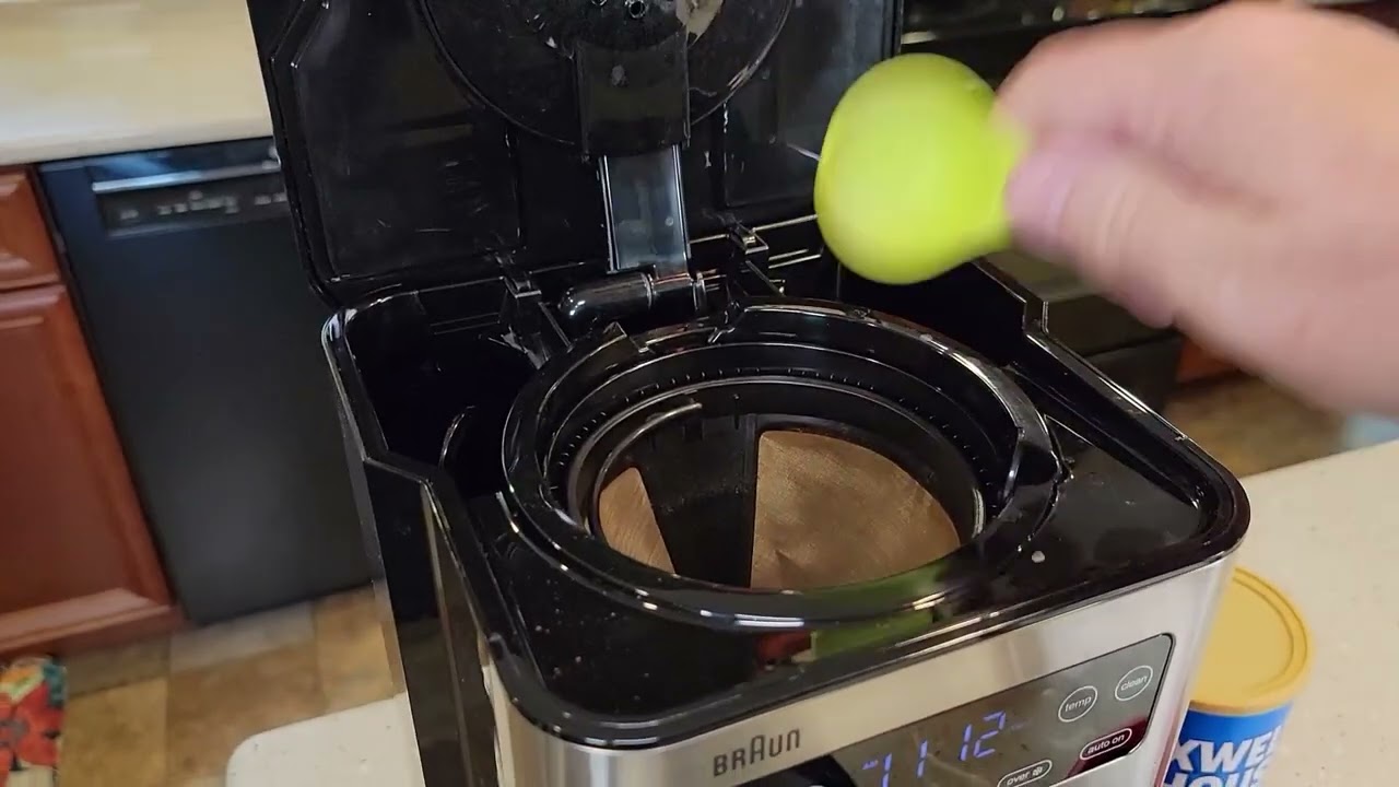 Braun KF5650BK Pure Flavor Coffee Maker, 14 cup, Black - YouTube