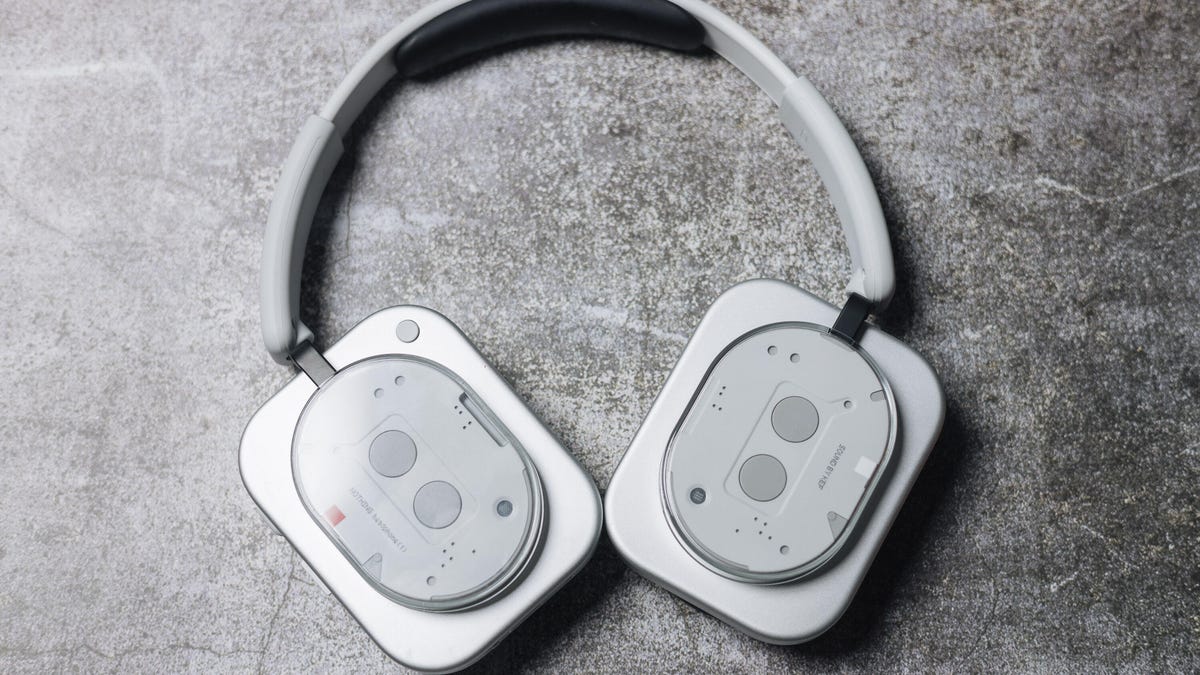 Nothing Headphone (1) Review: An Eye-Catching Design Backed by Strong Performance