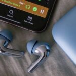 OnePlus Buds 3 review: Right down the middle