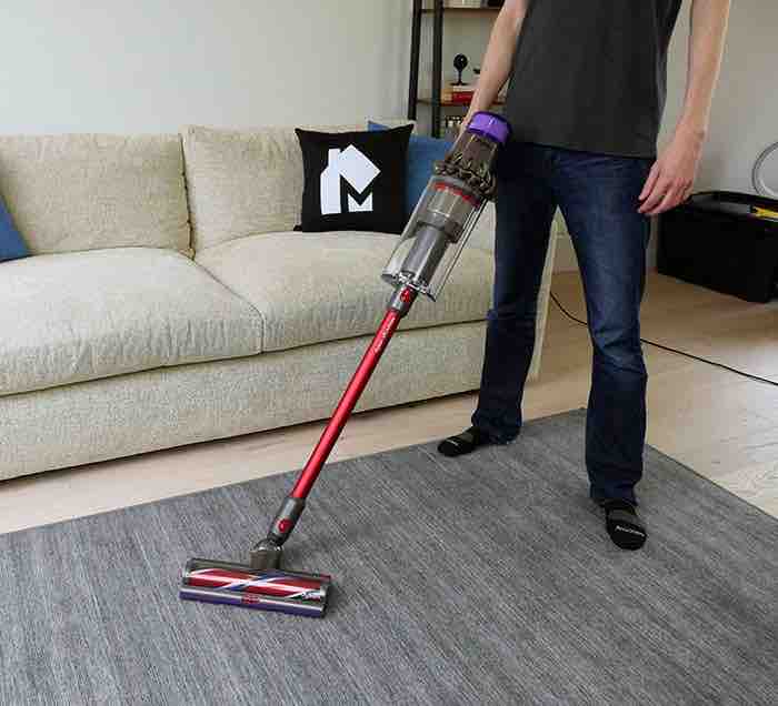 Dyson V11 Outsize Review