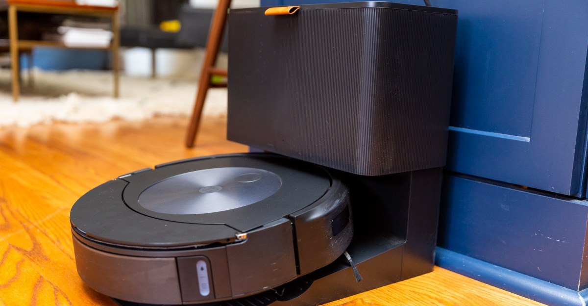 Roomba Combo j7 Plus review: an excellent robot vacuum with an okay mop