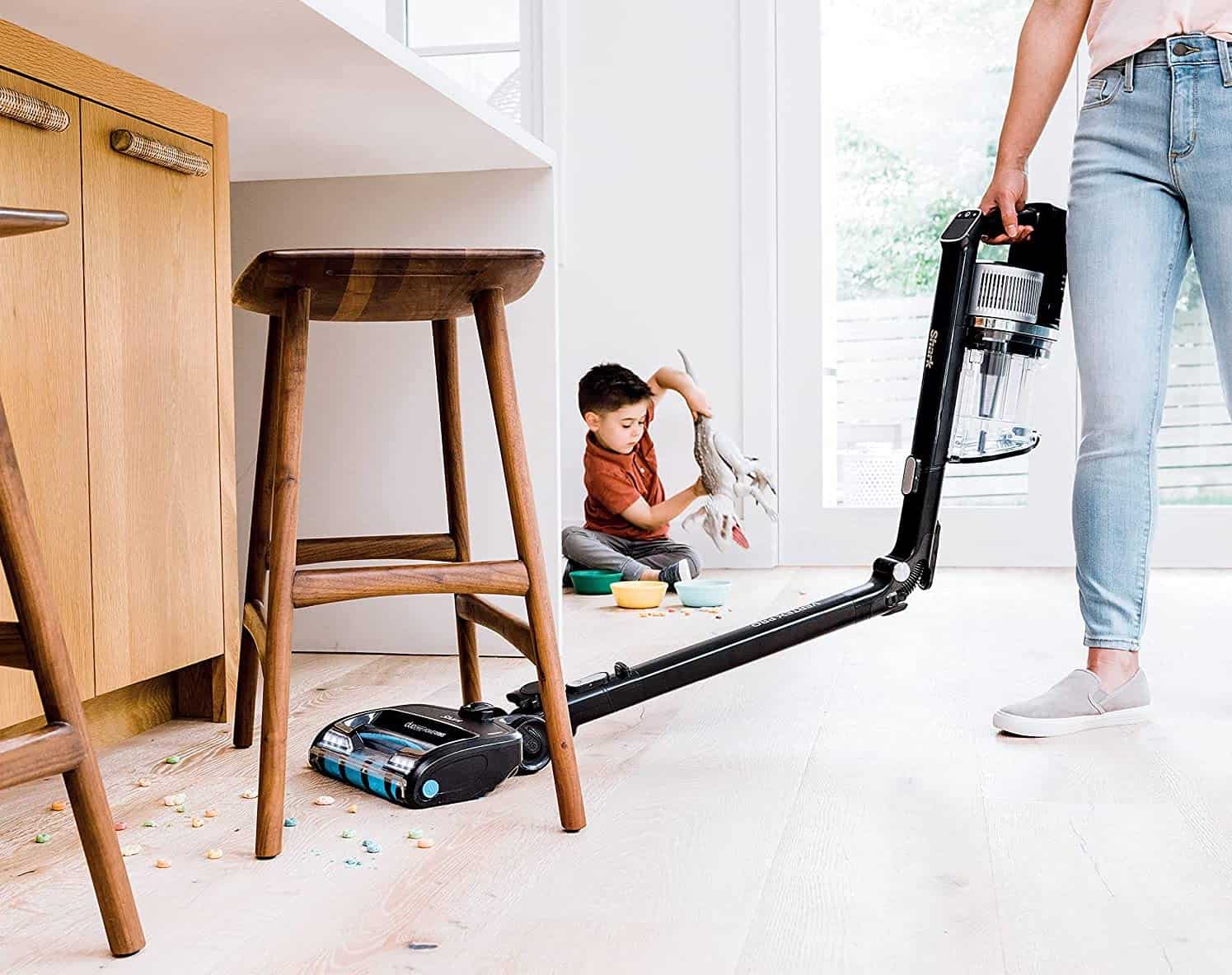Shark Vertex Pro Review (IZ682H) - Lightweight Stick Vacuum