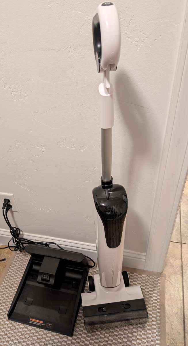 UWANT D100 wet & dry vacuum cleaner review - The mop dries itself! - The Gadgeteer