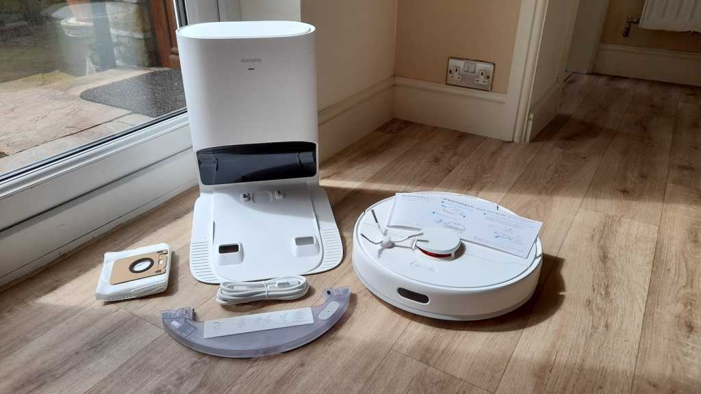 Dreamebot D10 Plus Review: Big on Features, Low on Price