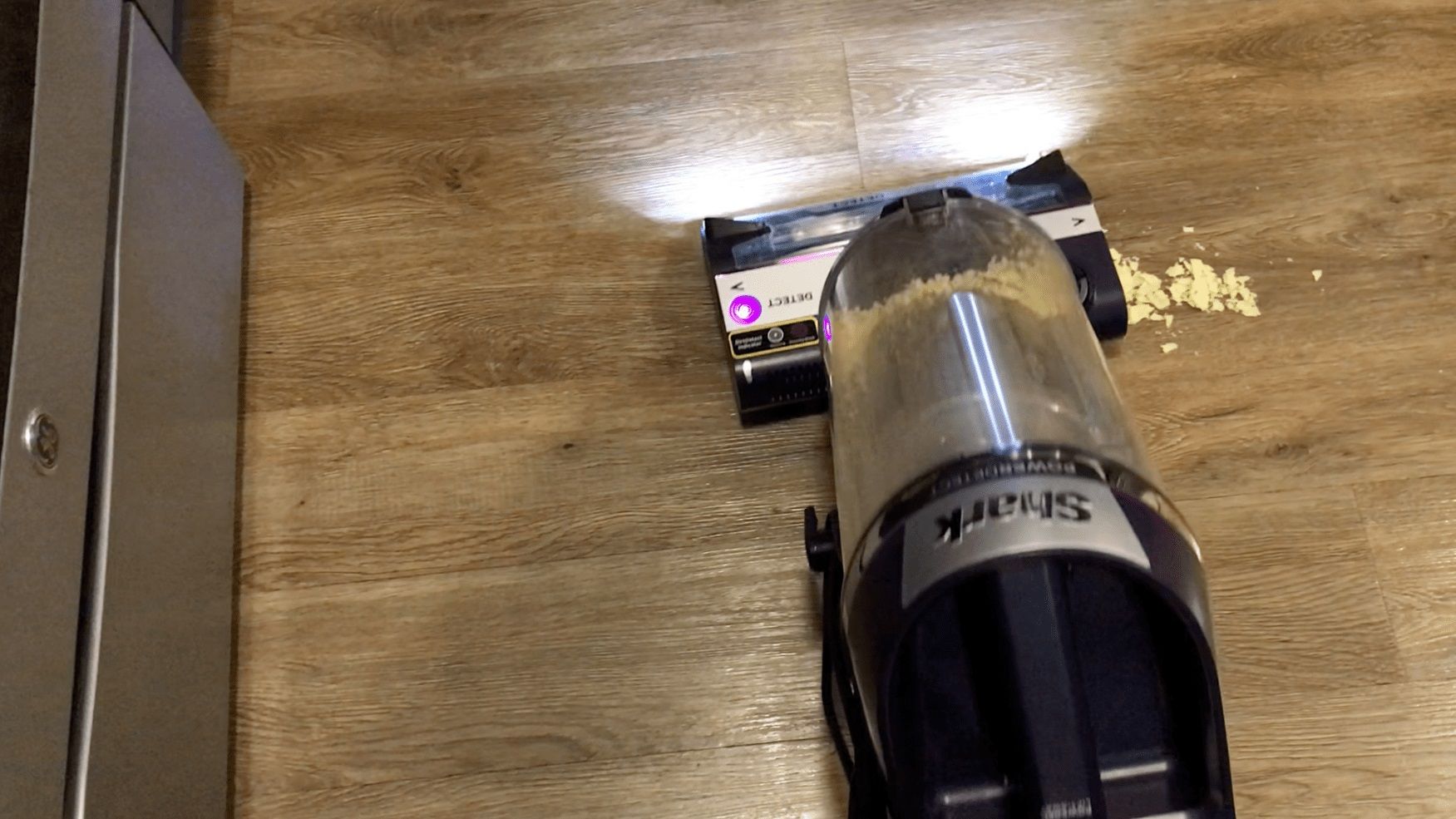 Shark AZ4002 PowerDetect Upright Vacuum review: Intuitive enough for all of your needs
